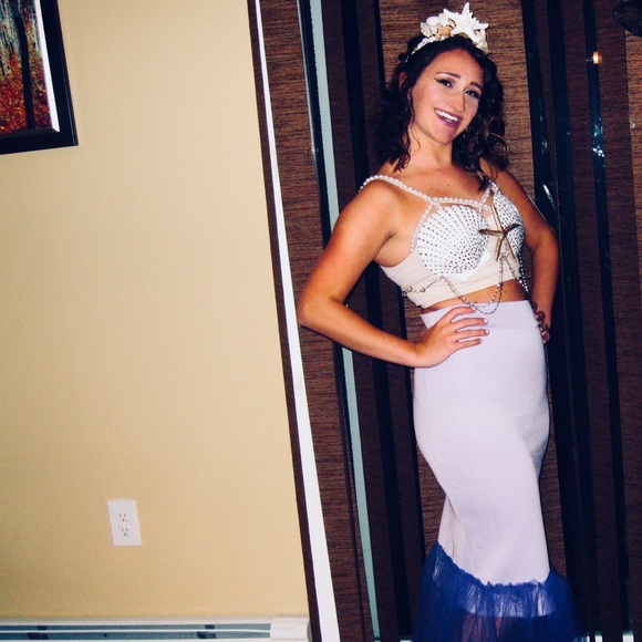 Meet your Posher, Cassie - Picture 3 of 3